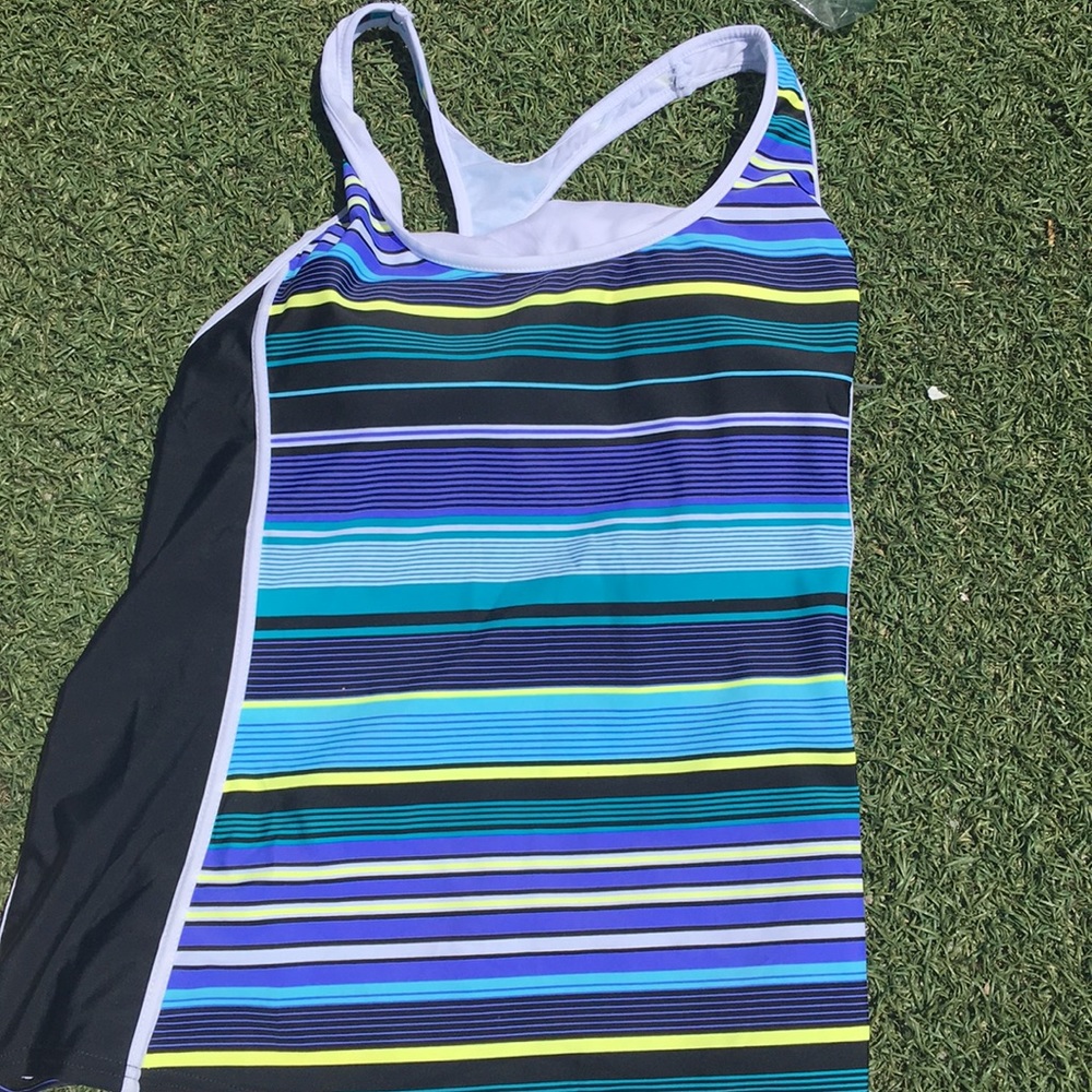 Two piece - Picture 2 of 4